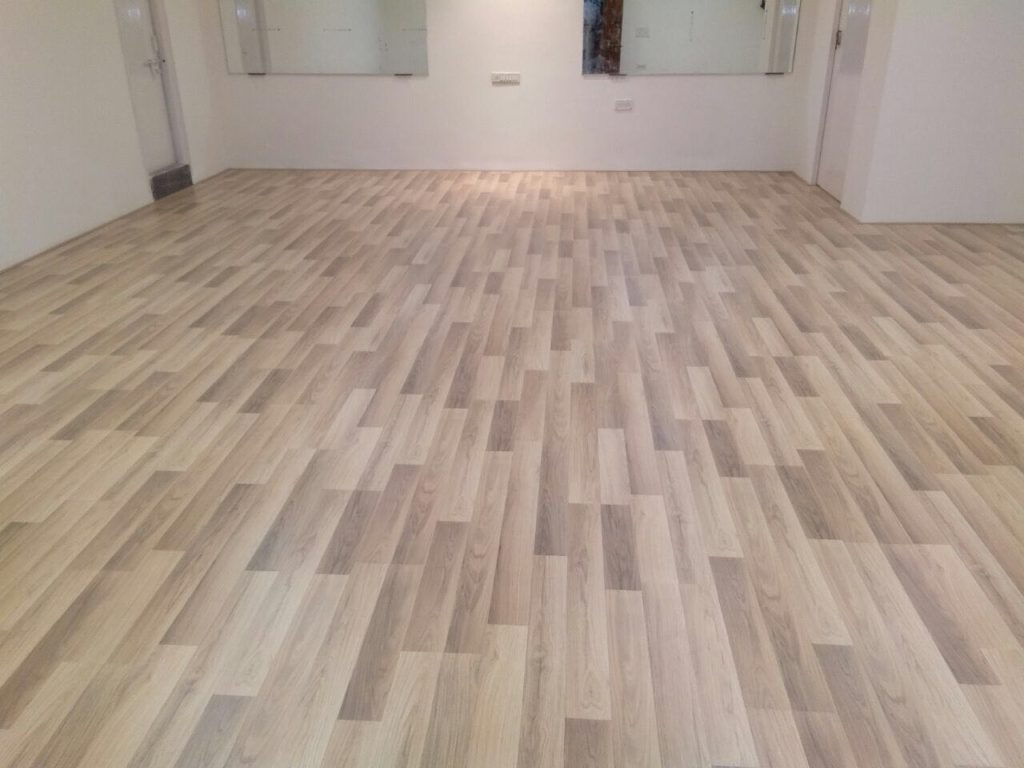 Vinyl Flooring And Its Pros And Cons Pretty Practical Home